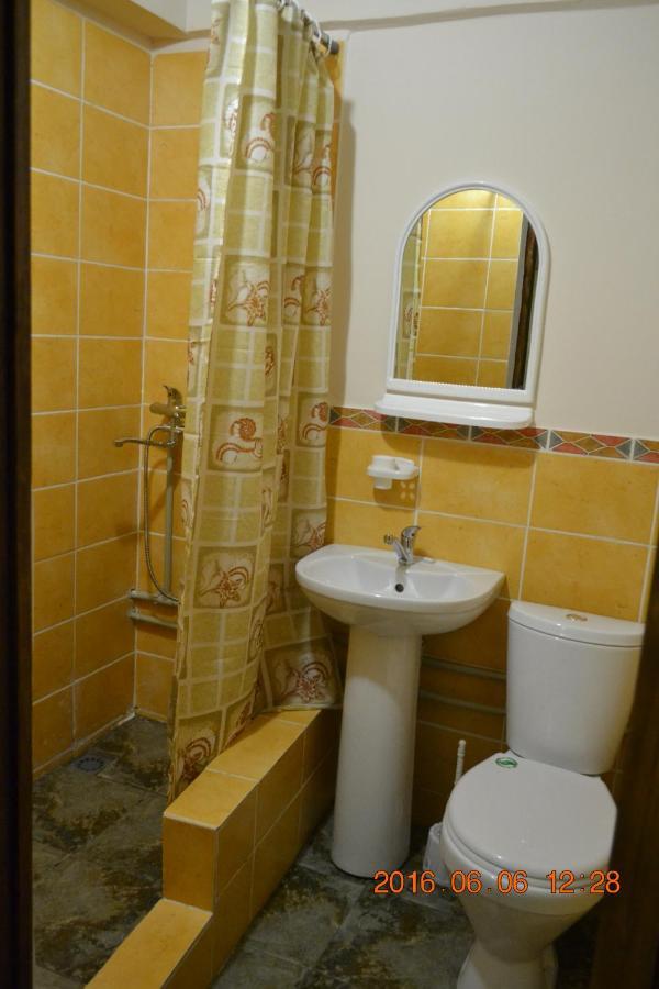 U Palycha Guest House Sochumi Exterior foto