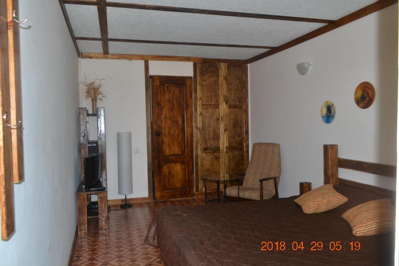 U Palycha Guest House Sochumi Exterior foto